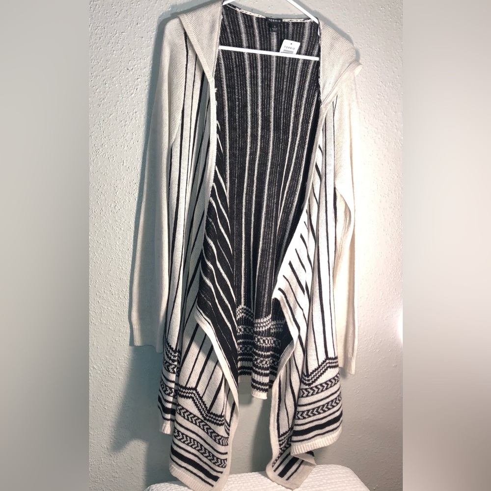 TORRID N.W.T.Sweater Stripe Hooded Cardinal Black/White  28‎ Pit 2 Pit 34 Length